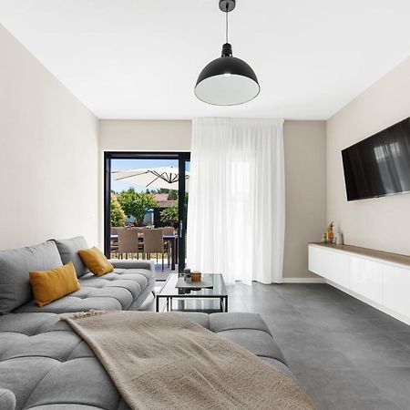 Villa Atena Пореч Екстериор снимка
