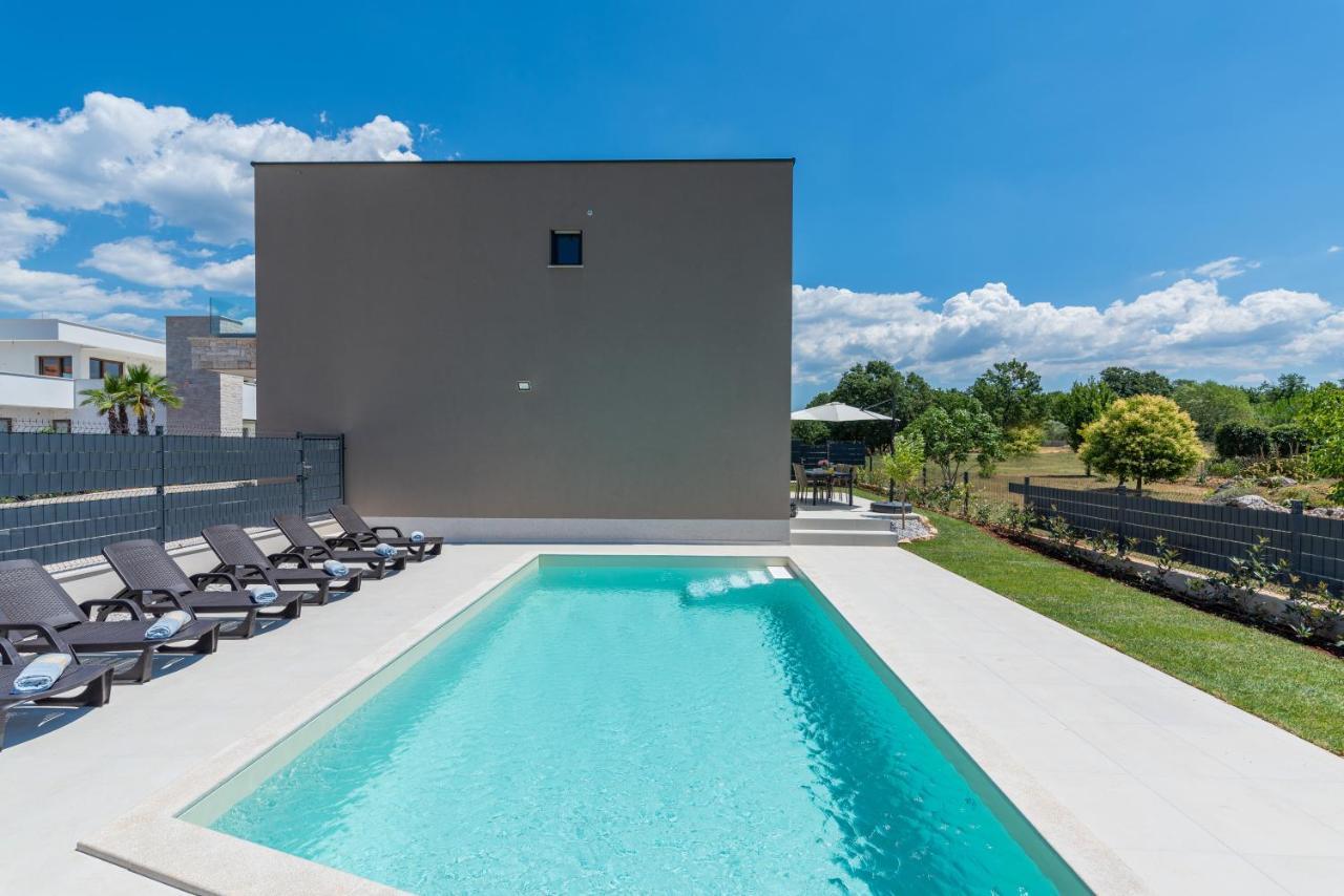 Villa Atena Пореч Екстериор снимка