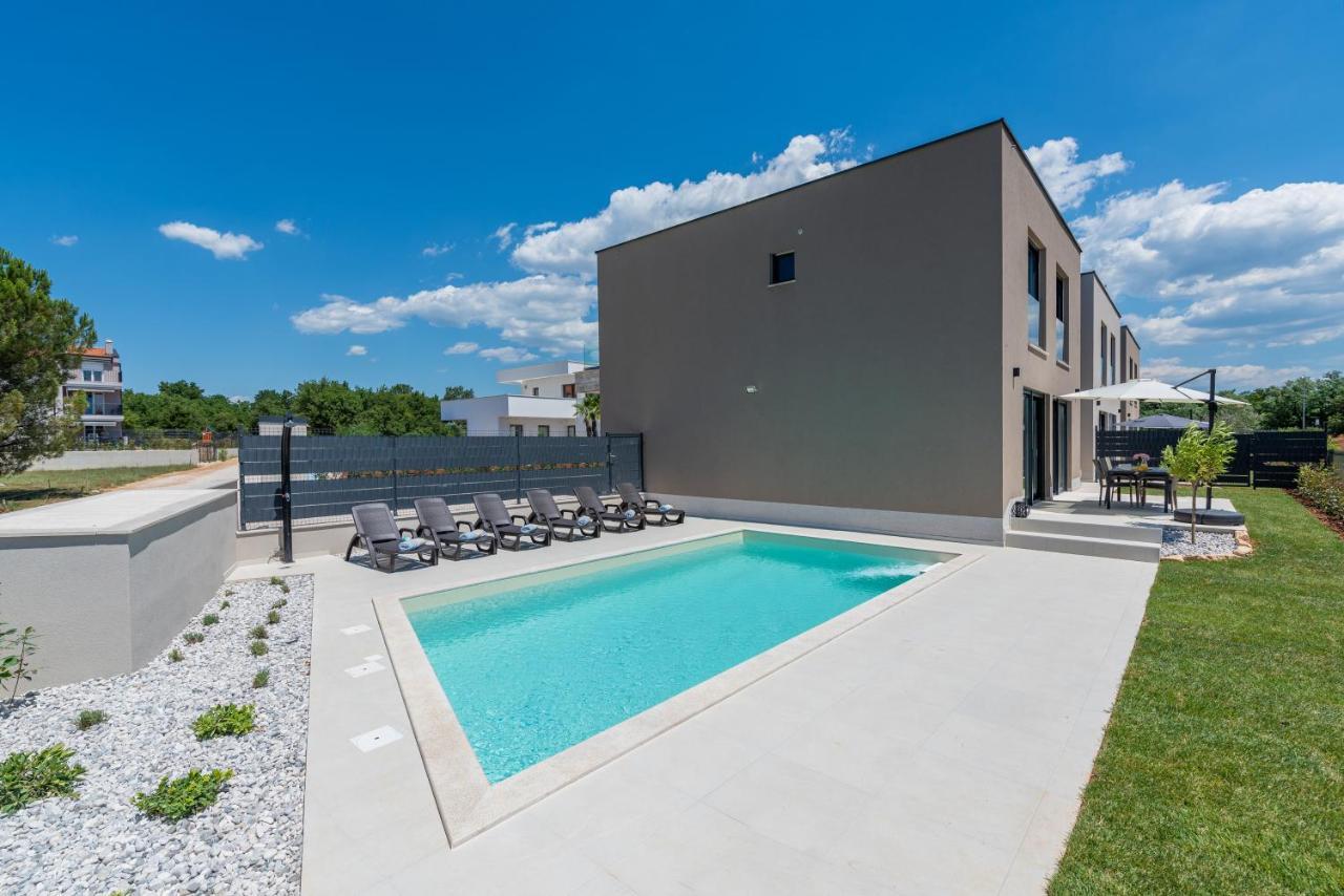 Villa Atena Пореч Екстериор снимка