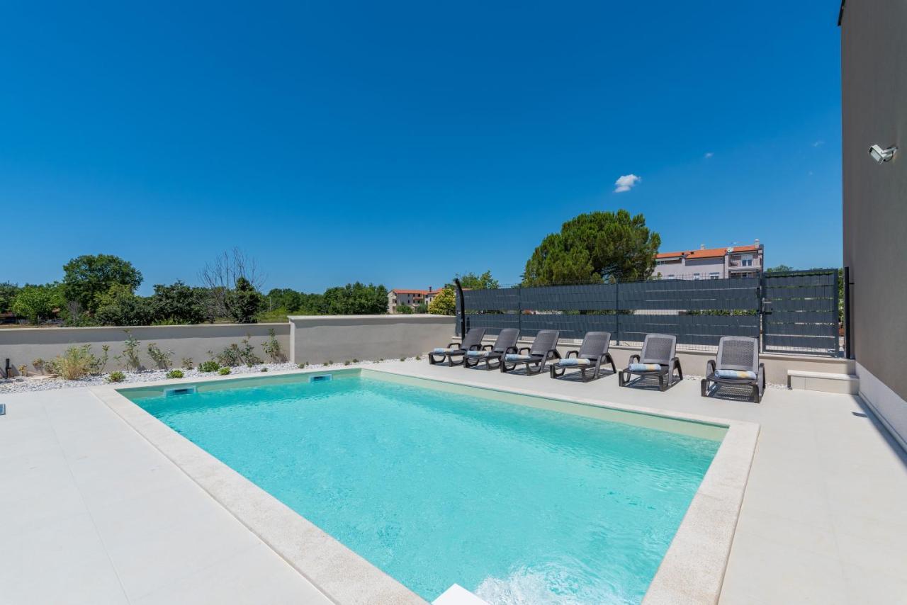 Villa Atena Пореч Екстериор снимка