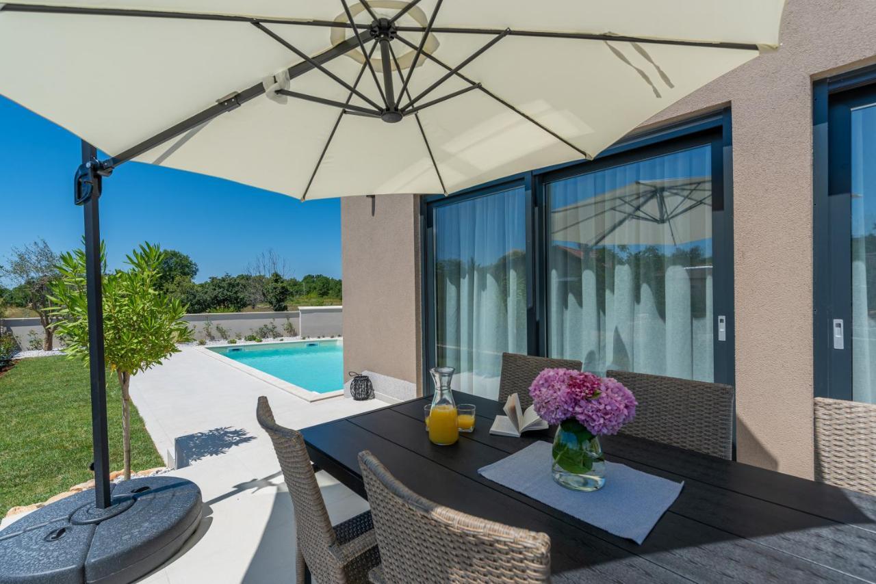 Villa Atena Пореч Екстериор снимка